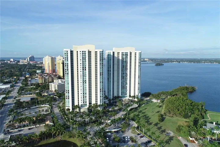 3000  Oasis Grand  BLVD, Fort Myers, FL 33916