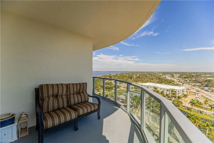 3000  Oasis Grand  BLVD, Fort Myers, FL 33916
