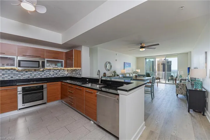3000  Oasis Grand  BLVD, Fort Myers, FL 33916