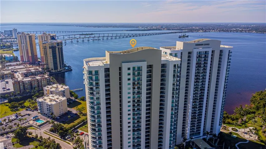 3000  Oasis Grand  BLVD, Fort Myers, FL 33916
