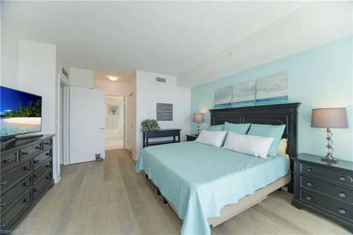3000  Oasis Grand  BLVD, Fort Myers, FL 33916
