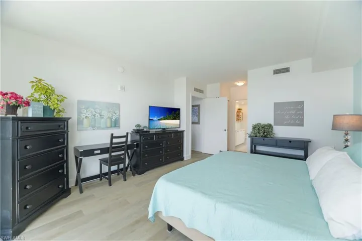 3000  Oasis Grand  BLVD, Fort Myers, FL 33916