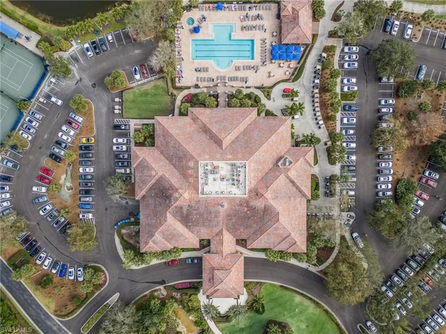Birds eye view of property