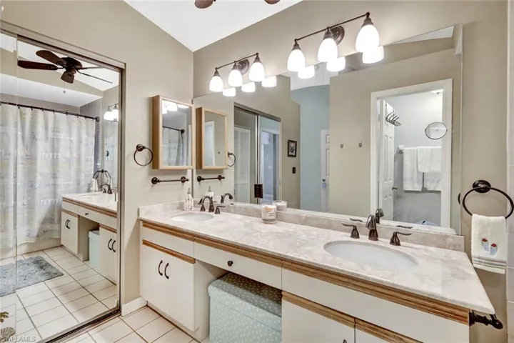 410  Emerald Bay  CIR, Naples, FL 34110