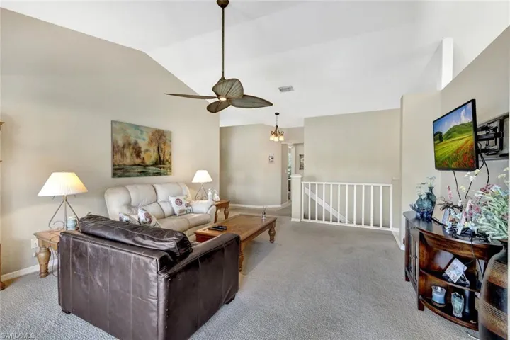 410  Emerald Bay  CIR, Naples, FL 34110