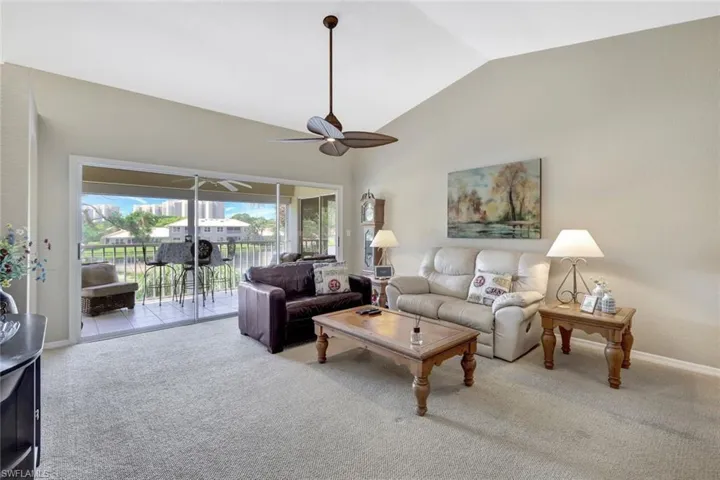 410  Emerald Bay  CIR, Naples, FL 34110