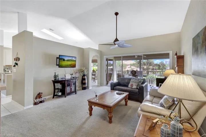 410  Emerald Bay  CIR, Naples, FL 34110