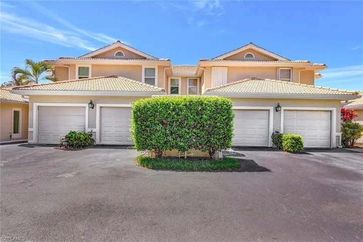 410  Emerald Bay  CIR, Naples, FL 34110