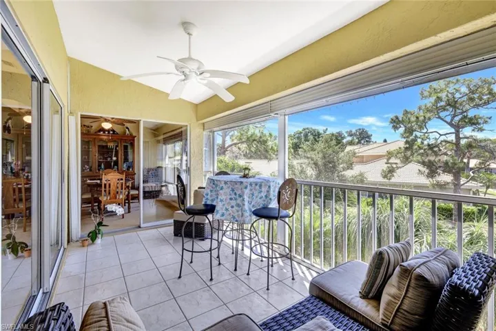 410  Emerald Bay  CIR, Naples, FL 34110