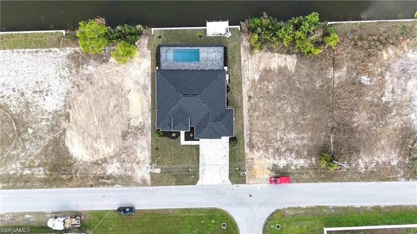 Birds eye view of property