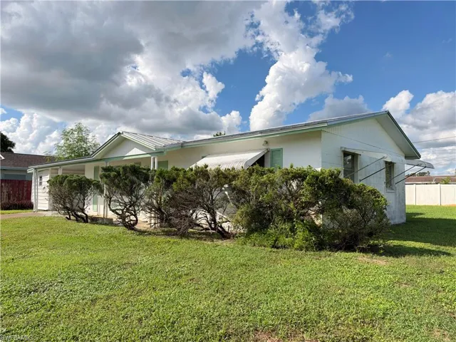 1419 Kimdale St E, Lehigh Acres, Florida 33936