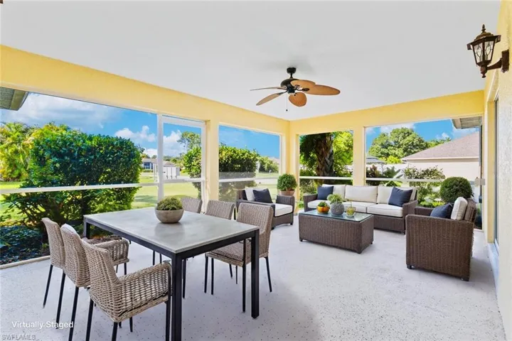 Large screened in Lanai-Virtually Staged