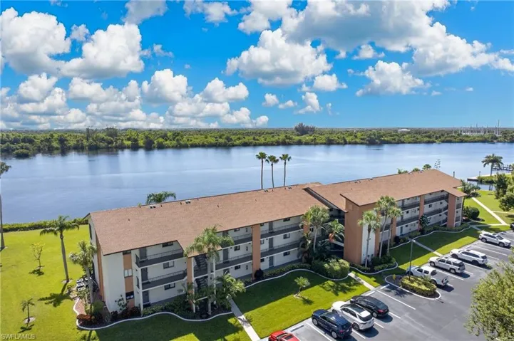 16200 Bay Pointe Blvd 208, North Fort Myers, Florida 33917