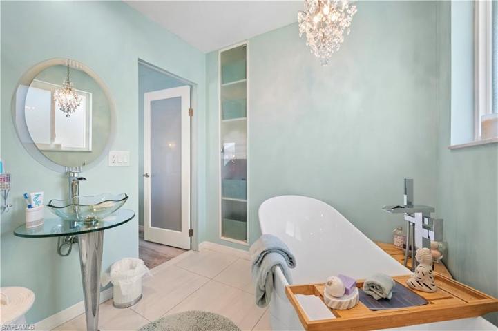 En suite bathroom