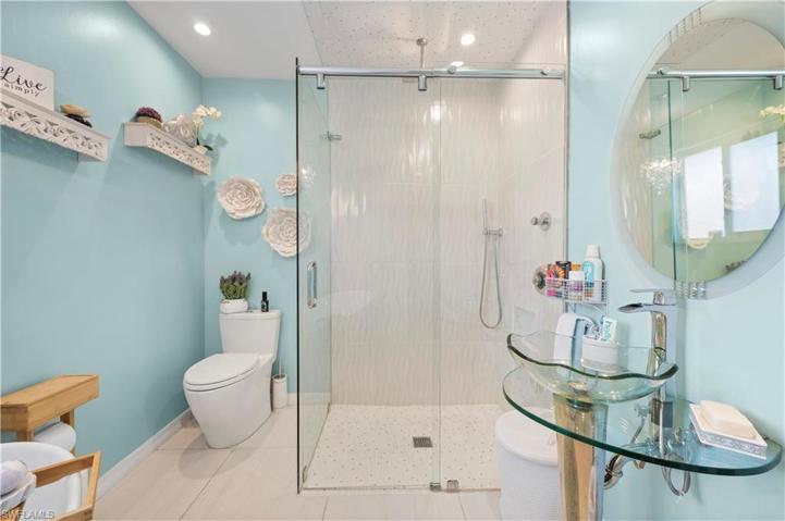 En suite bathroom