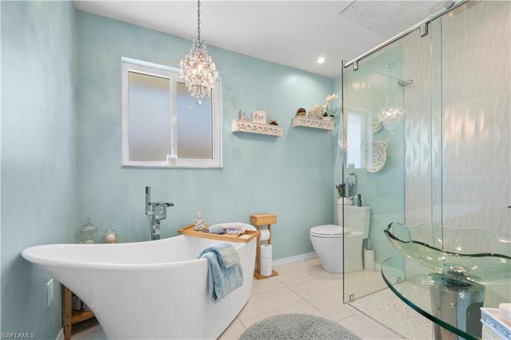 En suite bathroom