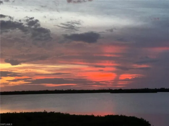 FREE!  Sunsets every evening