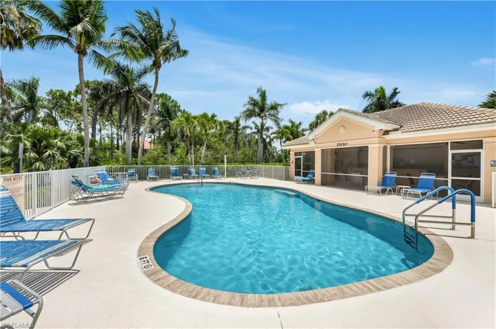 Soak up the Florida sunshine at this luxurious resort-style pool, perfect for relaxation and socializing.