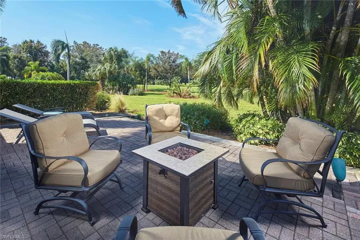 6633  Trident  WAY, Naples, FL 34108