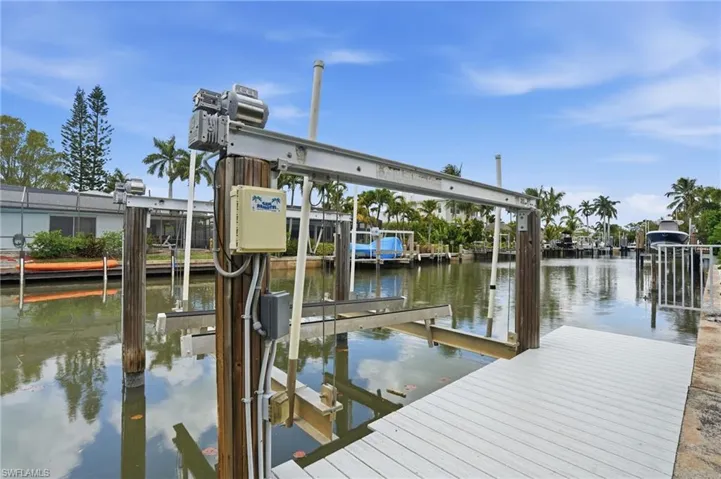 1590 Sandpiper St, Naples, Florida 34102