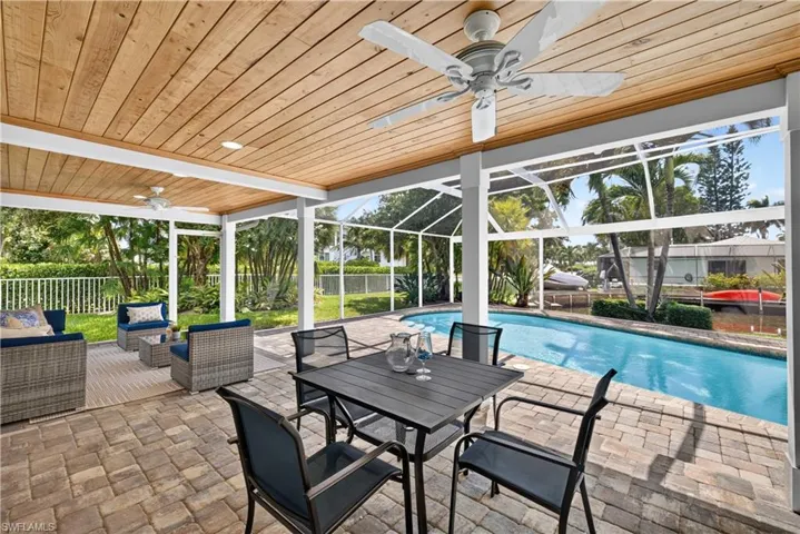 1590 Sandpiper St, Naples, Florida 34102