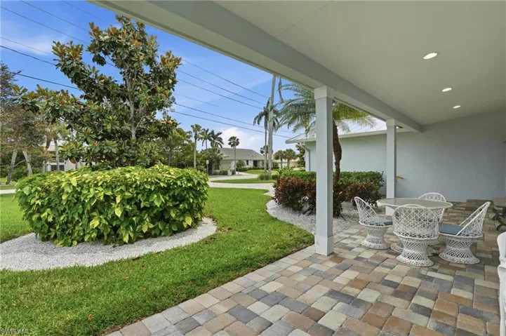 1590 Sandpiper St, Naples, Florida 34102