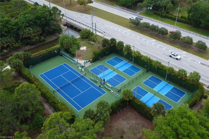 Birds eye view of property