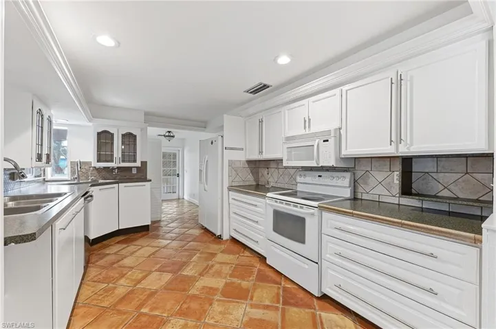 1290 Saint Clair Shores Rd, Naples, Florida 34104