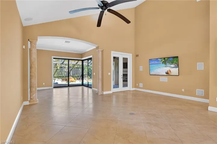 559  93rd N AVE, Naples, FL 34108