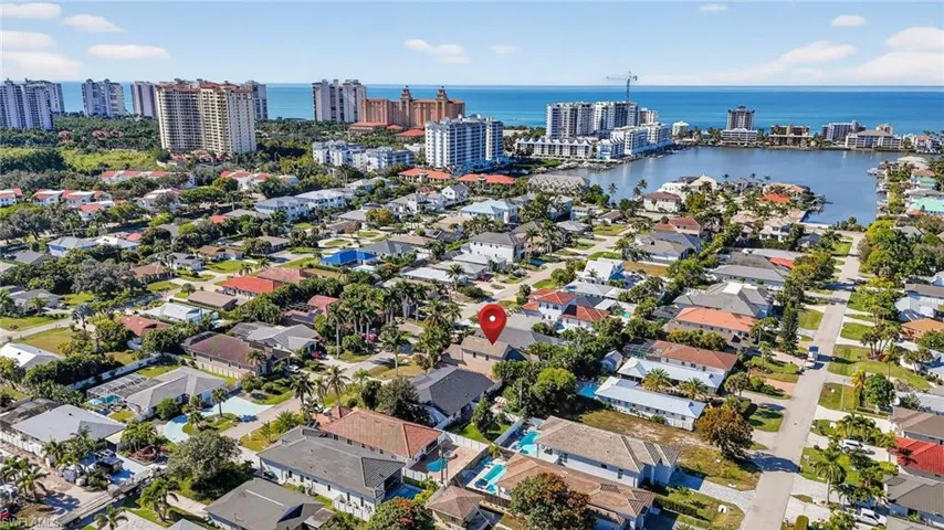 559  93rd N AVE, Naples, FL 34108