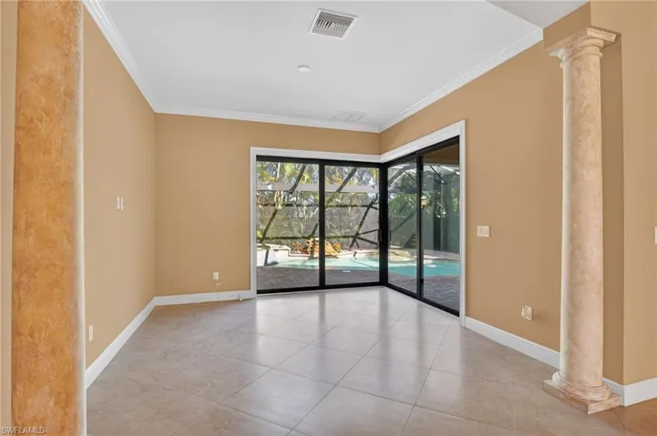559  93rd N AVE, Naples, FL 34108