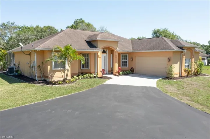 290  20th NE ST, Naples, FL 34120
