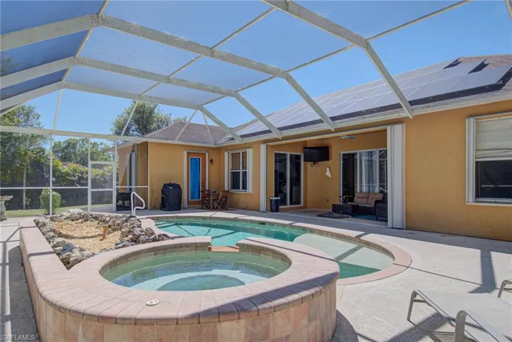 290  20th NE ST, Naples, FL 34120