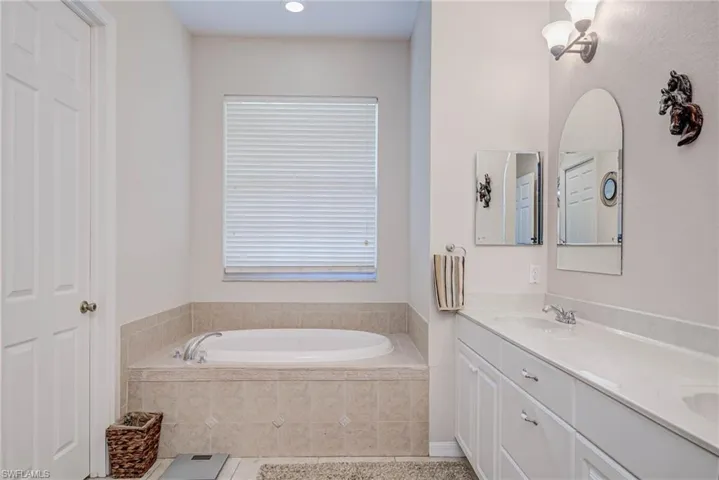 290  20th NE ST, Naples, FL 34120