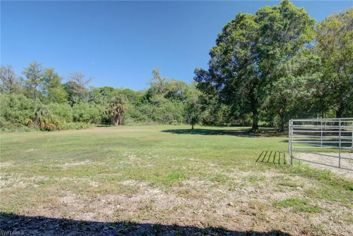 290  20th NE ST, Naples, FL 34120