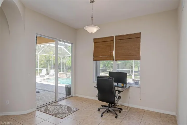290  20th NE ST, Naples, FL 34120