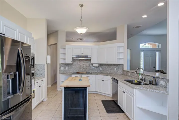 290  20th NE ST, Naples, FL 34120