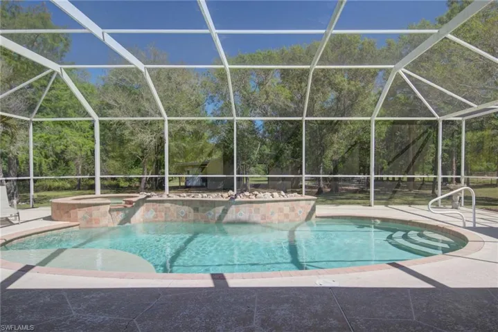 290  20th NE ST, Naples, FL 34120