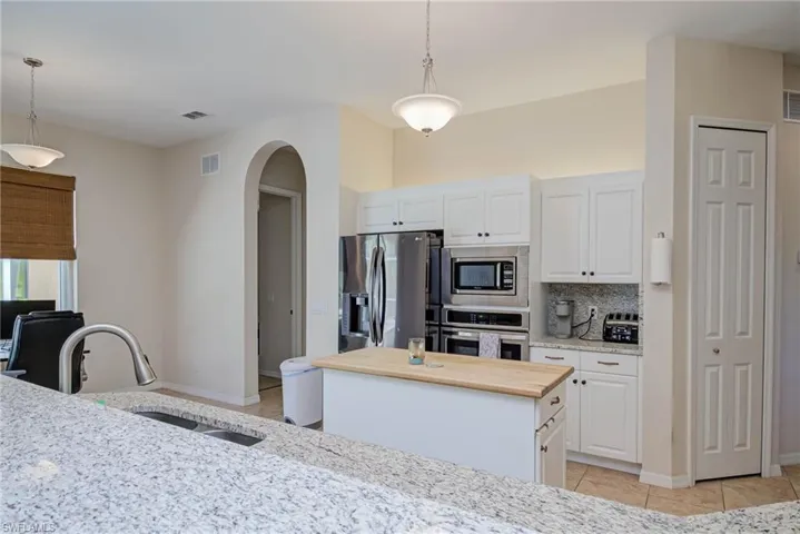 290  20th NE ST, Naples, FL 34120