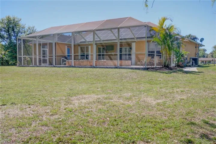 290  20th NE ST, Naples, FL 34120