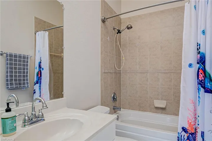 290  20th NE ST, Naples, FL 34120