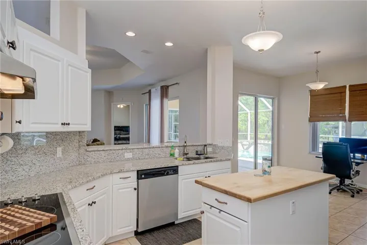290  20th NE ST, Naples, FL 34120