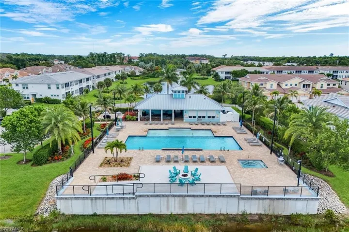Community pool & spa