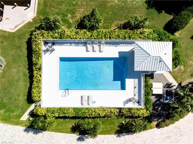 Community pool