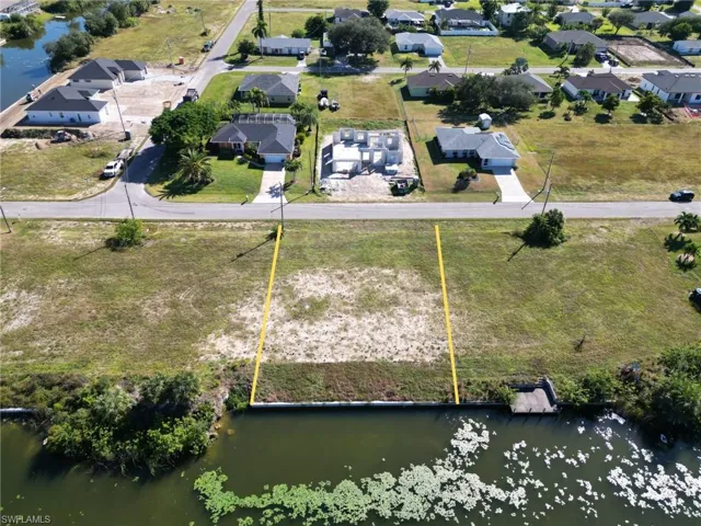 2214 Ne 13th Ave, Cape Coral, Florida 33909