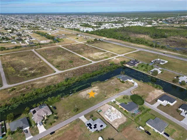 2214 Ne 13th Ave, Cape Coral, Florida 33909