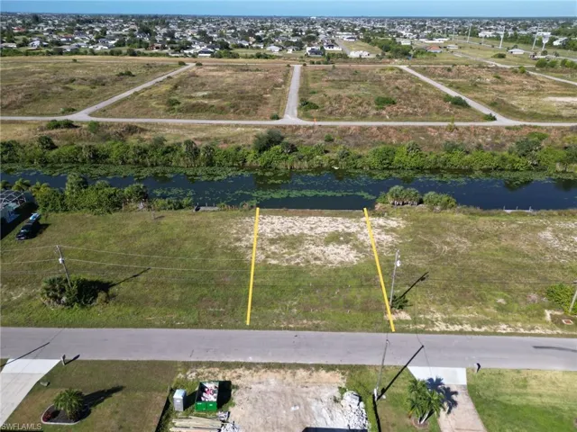 2214 Ne 13th Ave, Cape Coral, Florida 33909