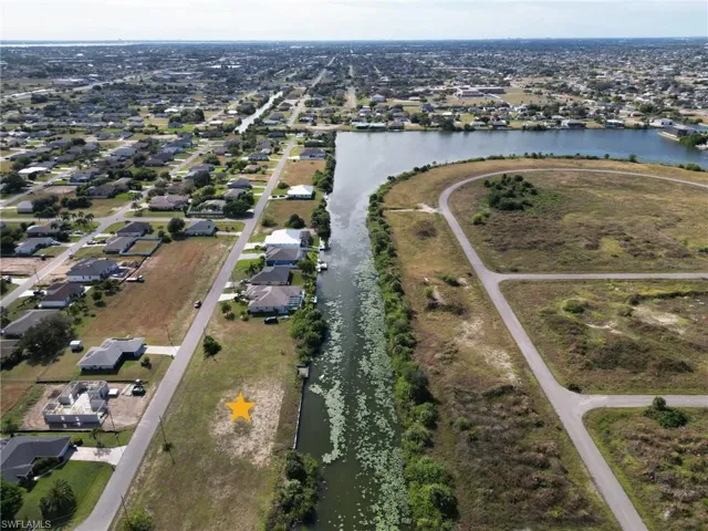 2214 Ne 13th Ave, Cape Coral, Florida 33909