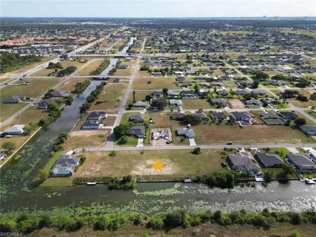2214 Ne 13th Ave, Cape Coral, Florida 33909