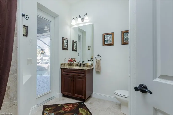 2nd Bathroom/Pool Bath